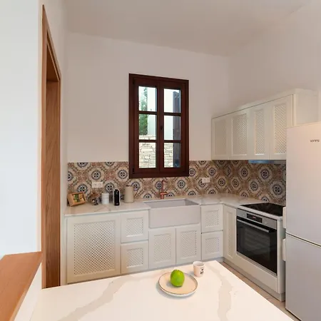 Merry Del Mare ماغيستي